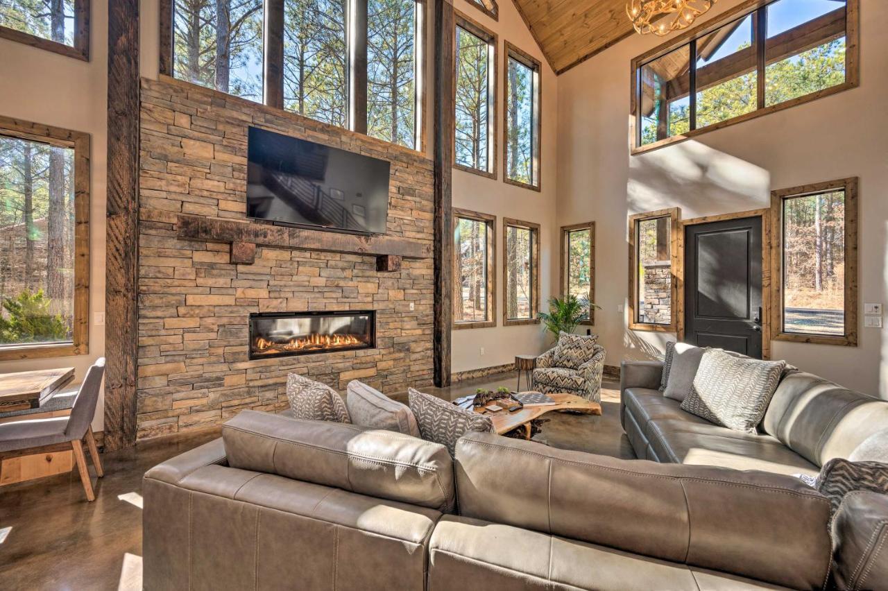 Broken Bow Lazy Dog Lodge With Hot Tub, Pool Table Luaran gambar