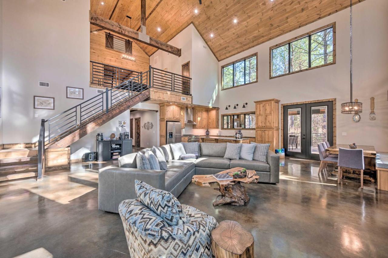 Broken Bow Lazy Dog Lodge With Hot Tub, Pool Table Luaran gambar
