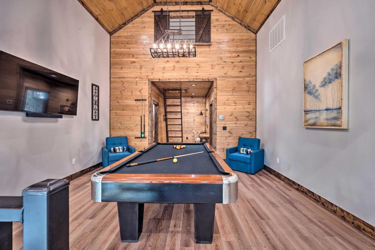 Broken Bow Lazy Dog Lodge With Hot Tub, Pool Table Luaran gambar