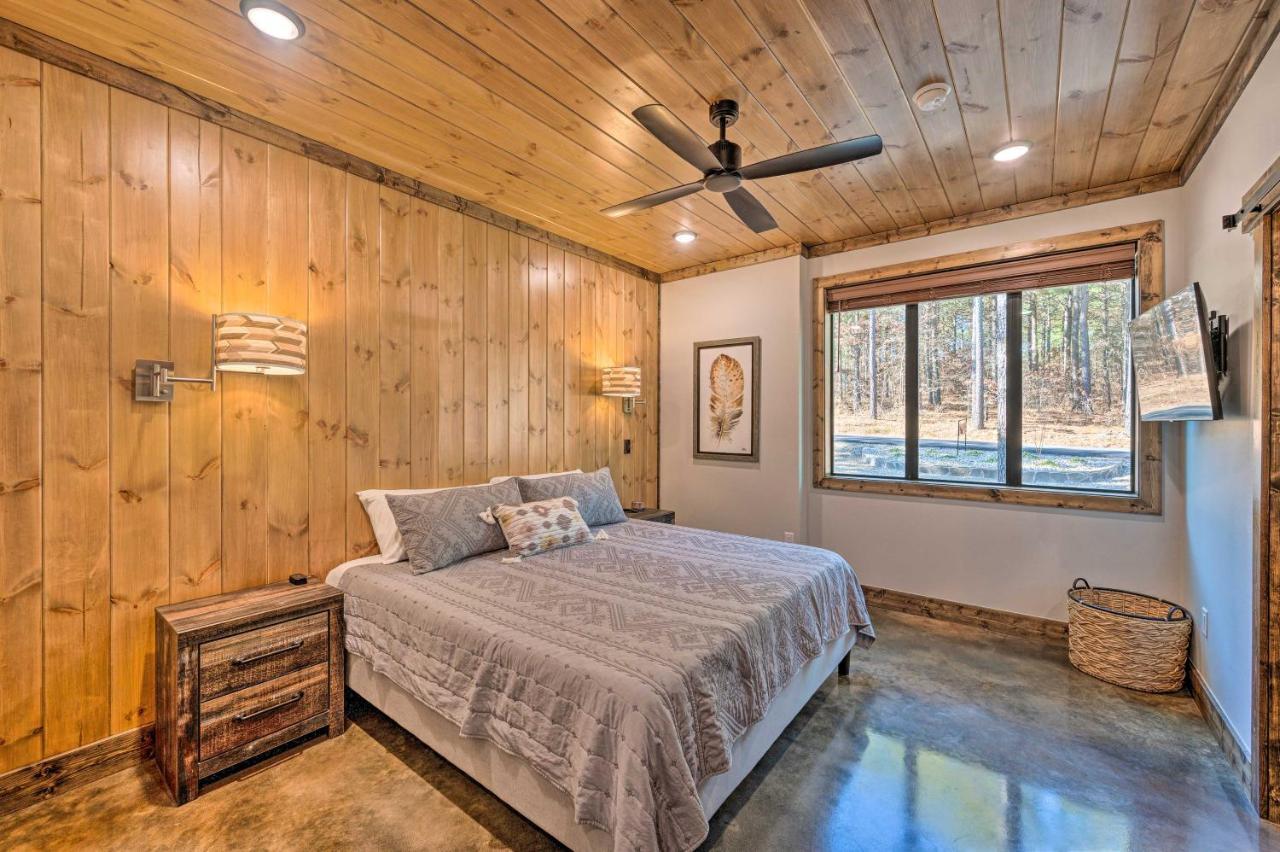 Broken Bow Lazy Dog Lodge With Hot Tub, Pool Table Luaran gambar